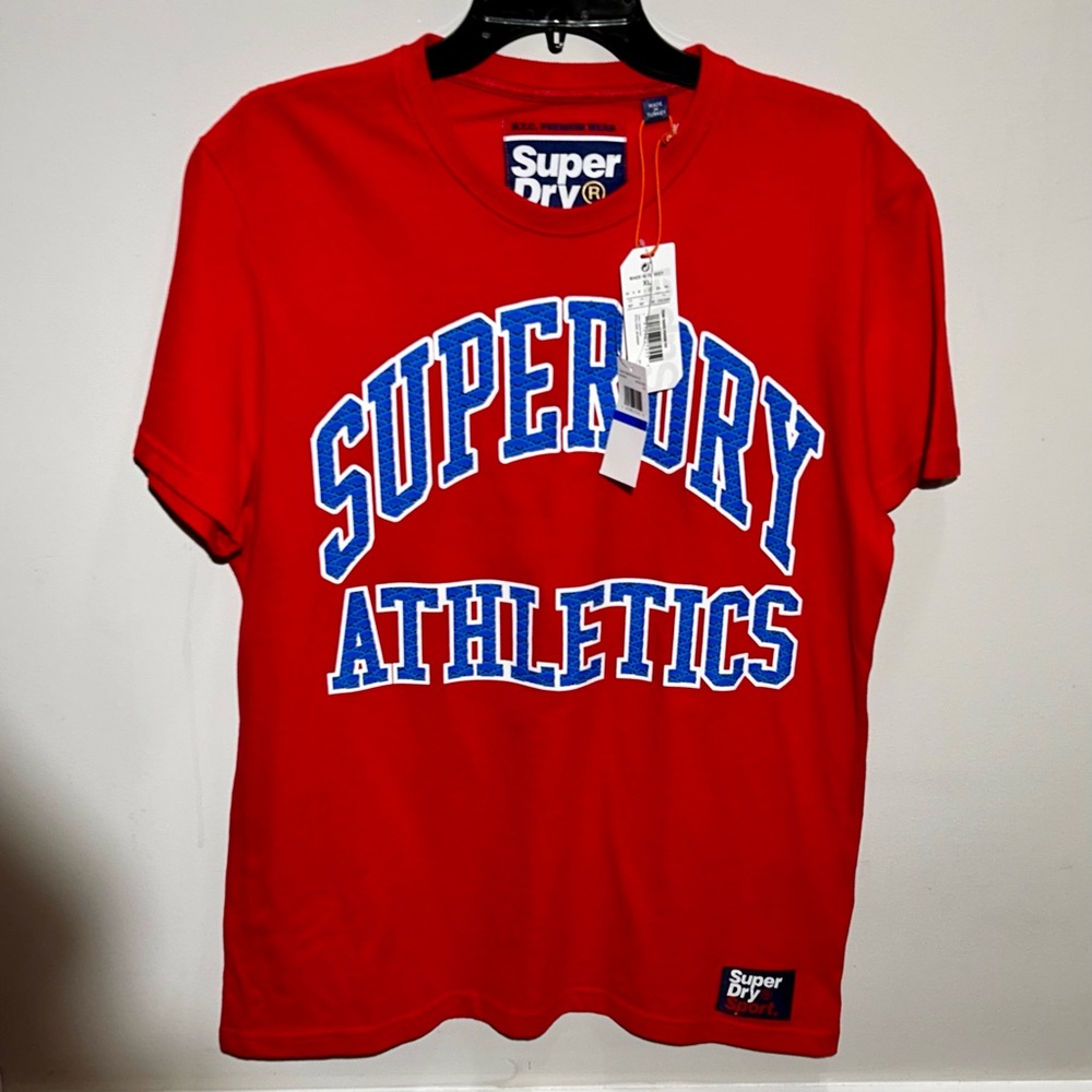 NWT Superdry Sport Athletic T-shirt - $25
Size: XL | Superdry